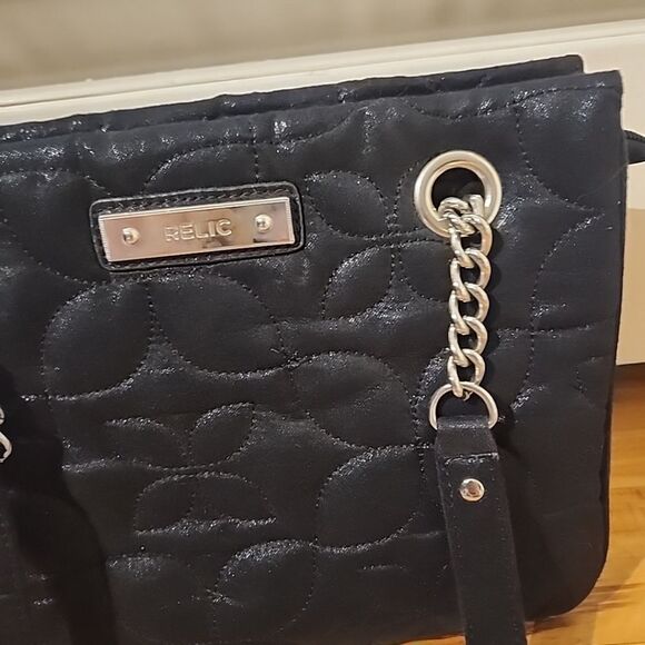 Relic Shoulder Bag - Purse / Handbag / Shoulder Bag - Quilted Black - Picture 3 of 7